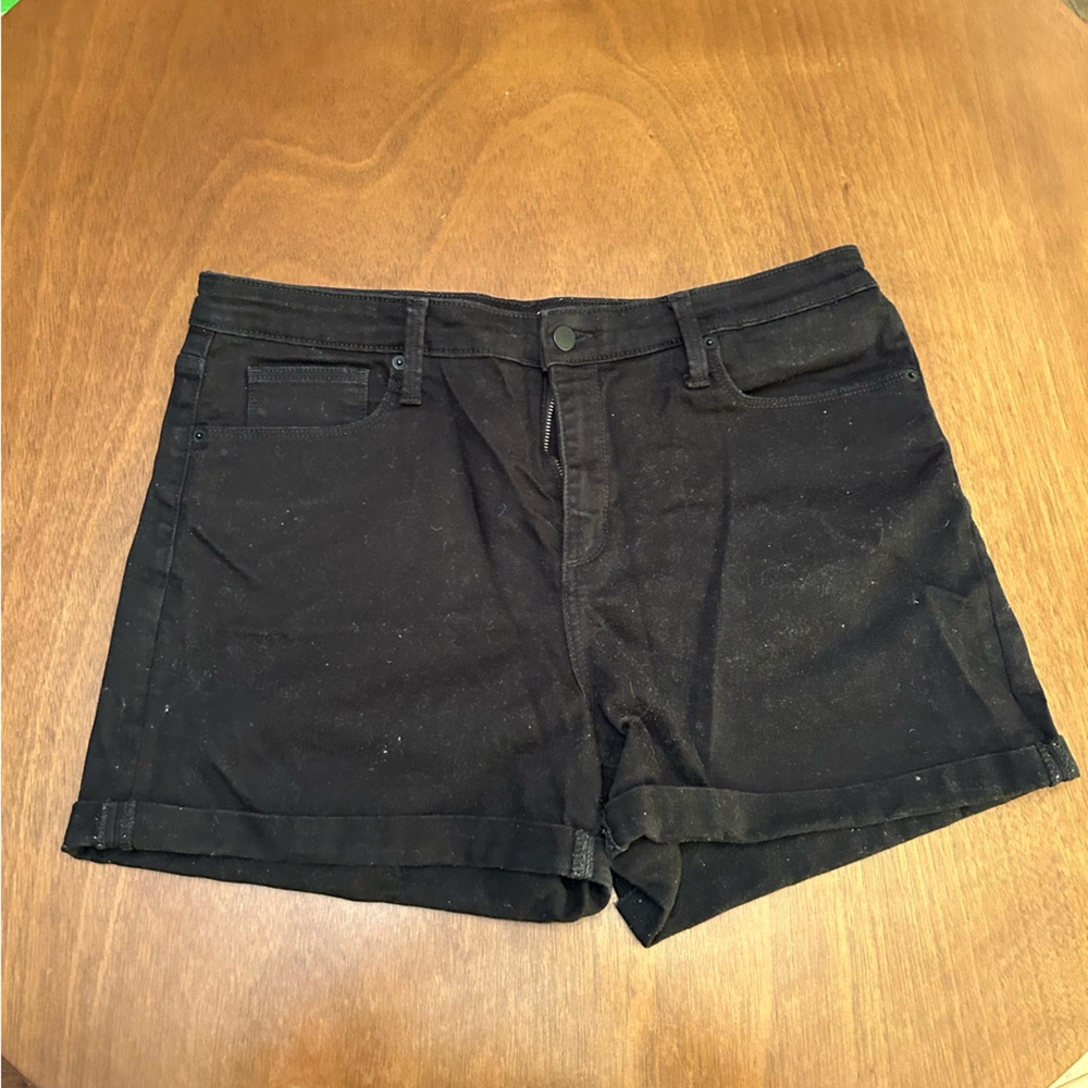 Universal Thread Black High Rise Midi Shorts